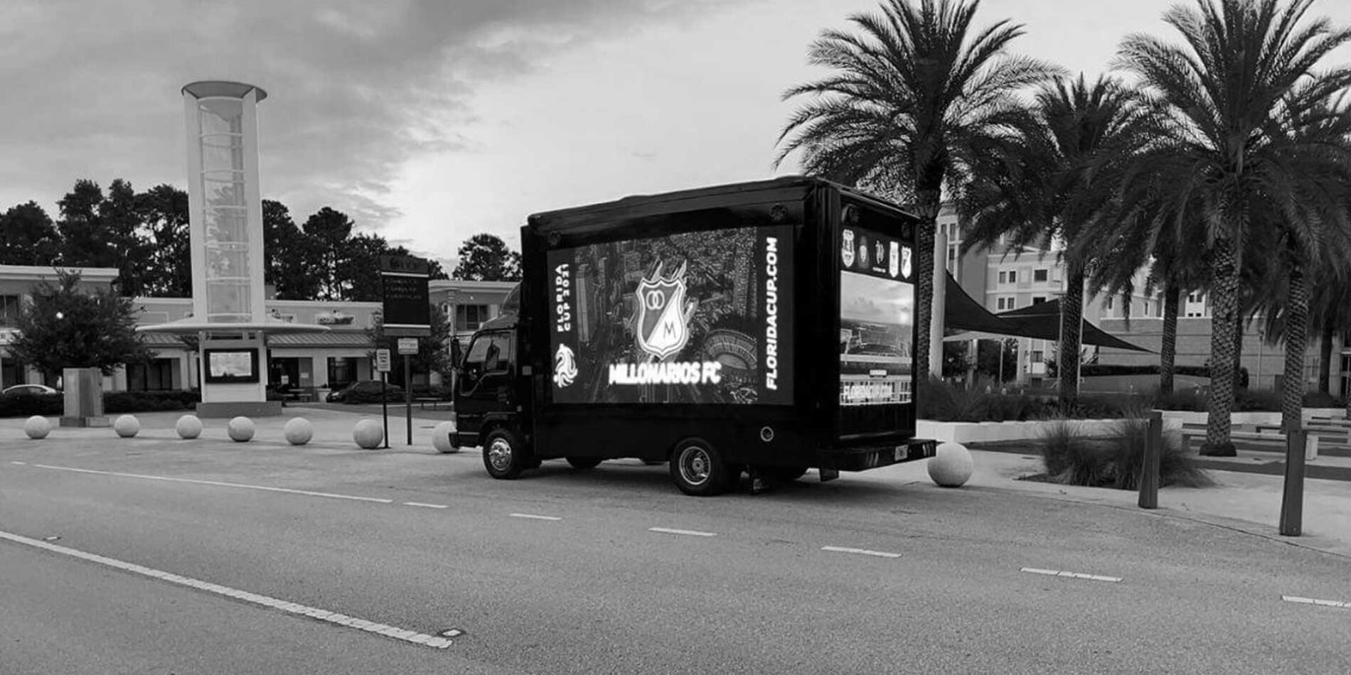 pros-cons-of-digital-billboard-truck