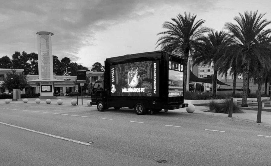 pros-cons-of-digital-billboard-truck